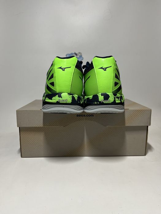 Кросівки Mizuno Wave Lightning Z2