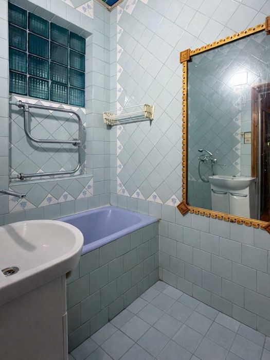 Продаж квартири 75 м2 на "стометрівці". Сталінка