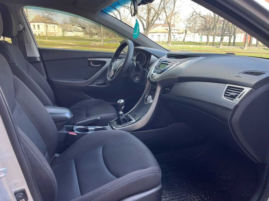 Продам Hyundai Elantra 2012р. 1.8газ/бензин