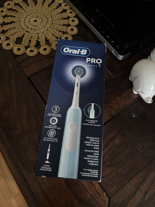 Nowa szczoteczka oral b pro series 1 niebieska