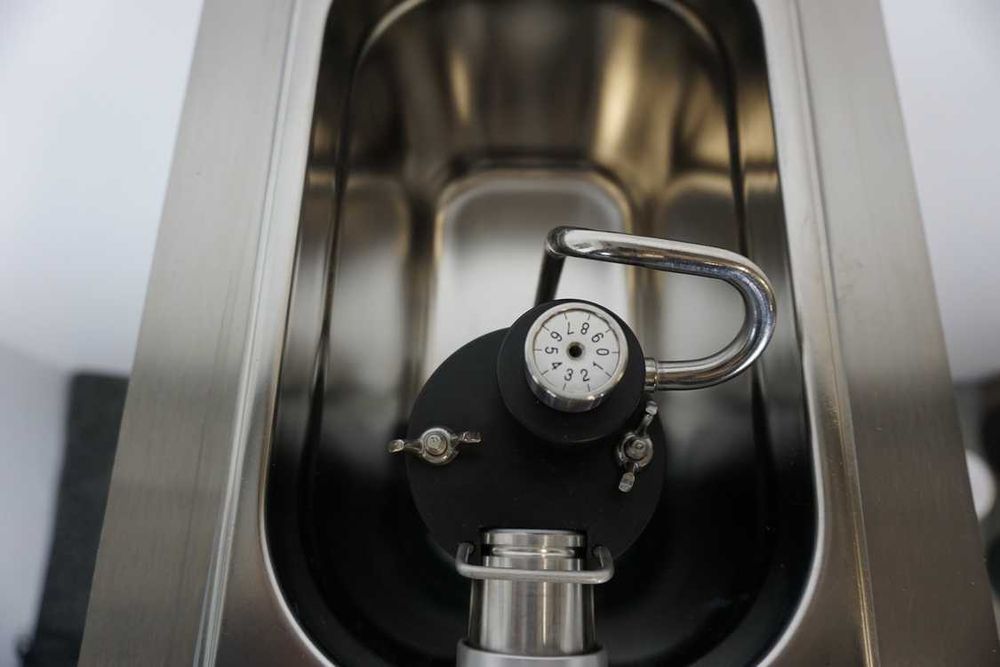 Automat Maszyna Ubijaczka Śmietaniara bitej śmietany Sanomat Amigo 1,5