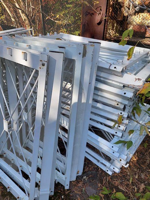 Металеві конструкції  для стелажів та теплиці