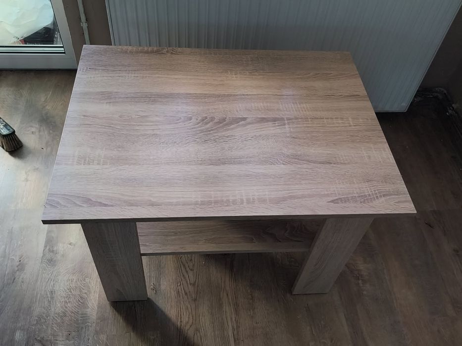 Stolik w bardzo dobrym stanie