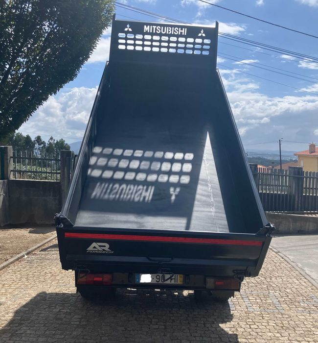 Mitsubishi Canter 2.8D c/ báscula só 240 mil kms reais