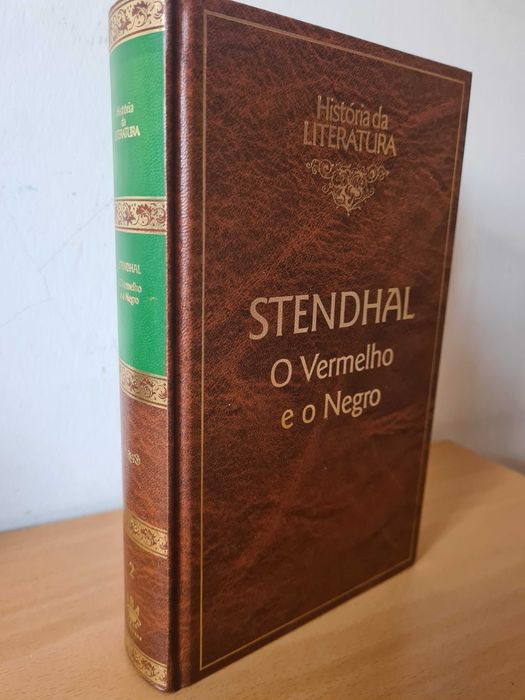 Livro "O Vermelho e o Negro" de Stendhal