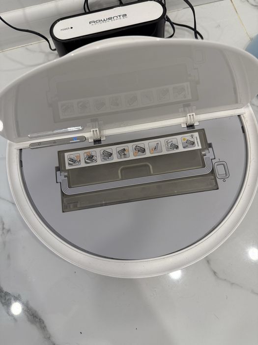 Робот пилосос rowenta