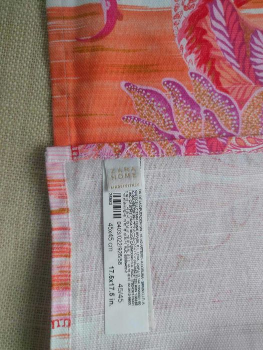 Красива скатертина та 8 столових серветок. Італія. Бавовна.