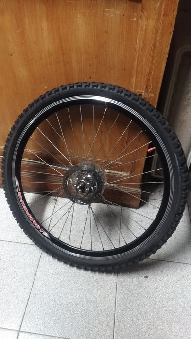 Rodas  A Jiafeng de carbono como nova com discos pneus  completas