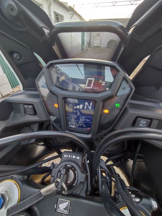 África Twin tricolor