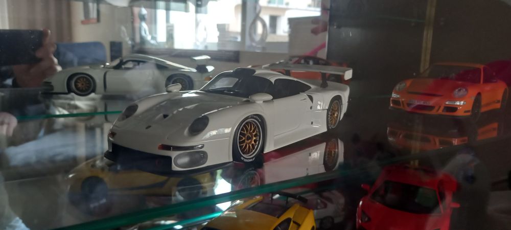 Porsche 911 Gt1 Utmodels 1/18