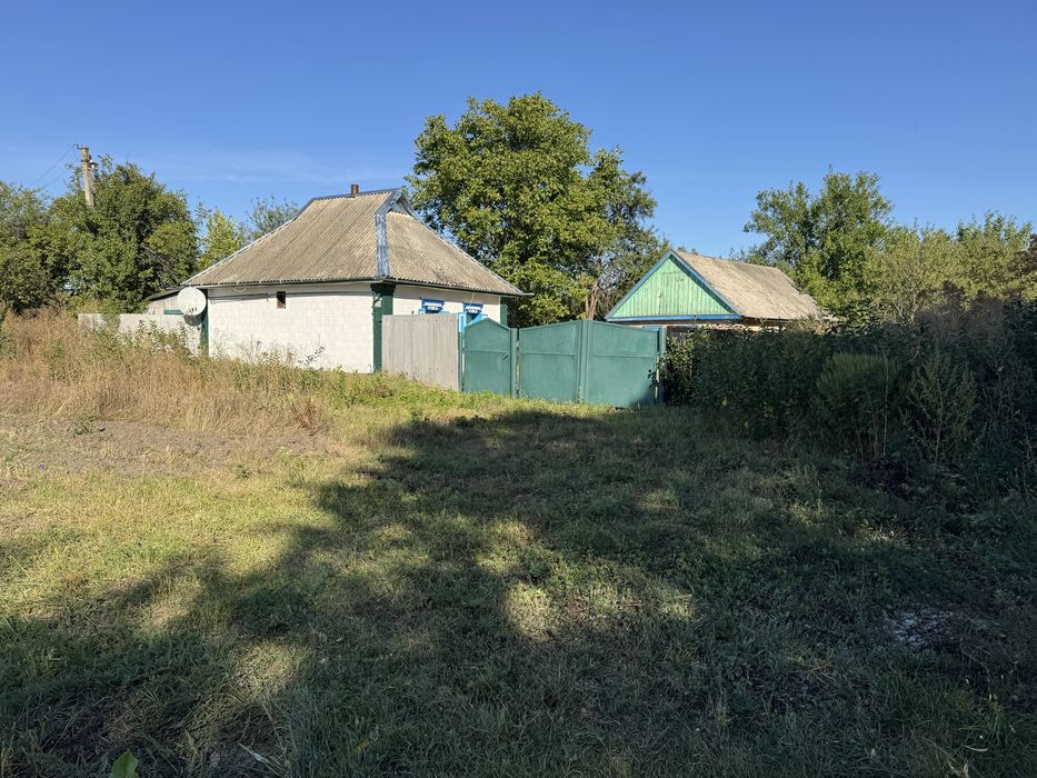 Продажться будинок