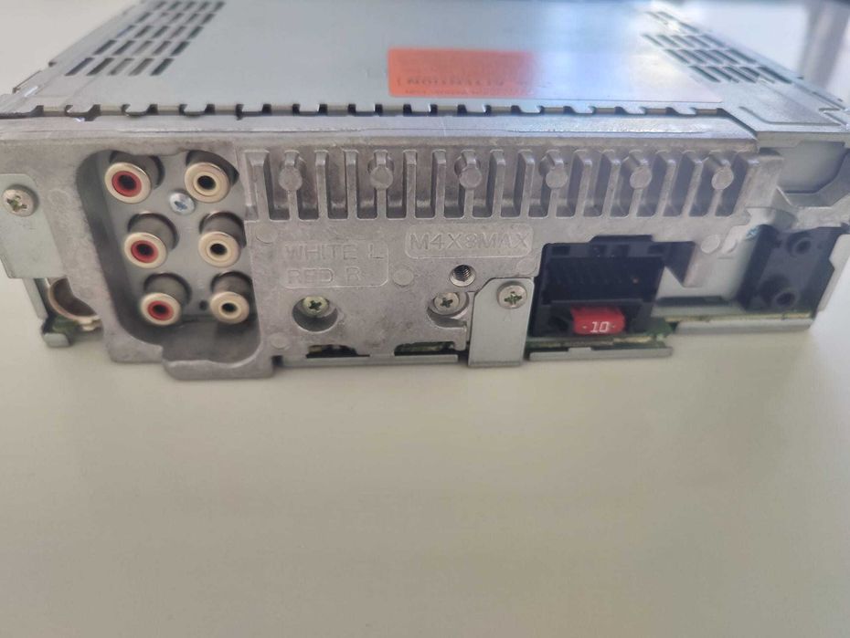 Autorrádio Pioneer MVH-8300BT (Bluetooth Parrot / Ecrã 3" TFT / USB / SD)