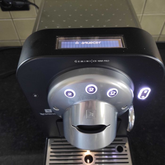 Maquina de Café Nespresso Pro