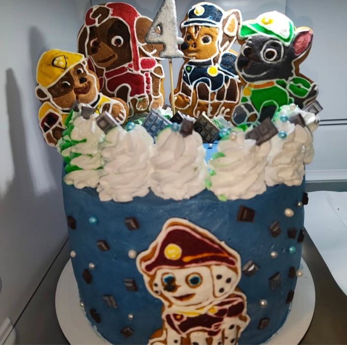 Святкові торти на замовлення