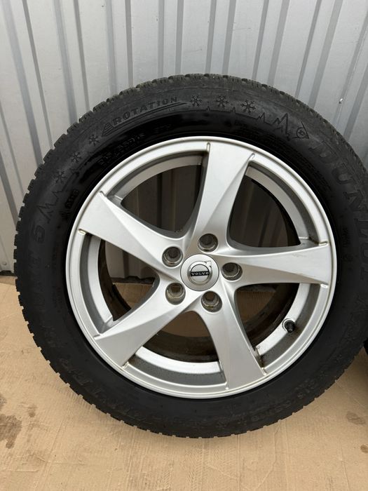 Диски+ шини Volvo 16