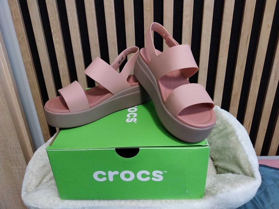 Crocs sandałki r.  W8 38 pudrowy różowy
