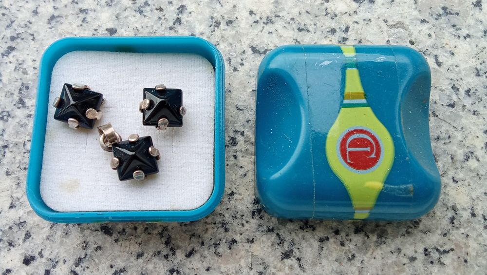 Vendo brincos variados parta e outros