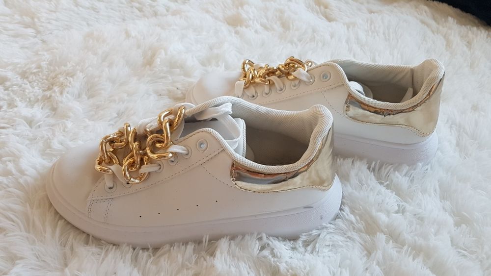 buty z łańcuchem