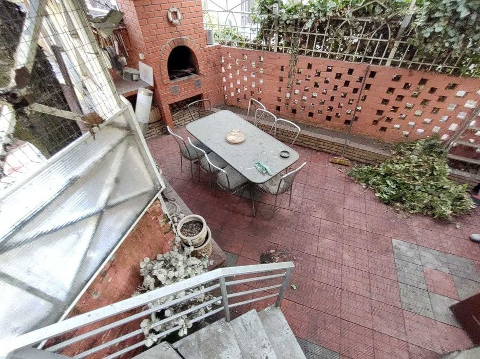 Двухэтажная квартира с ремонтом и своим двором на Молдаванке