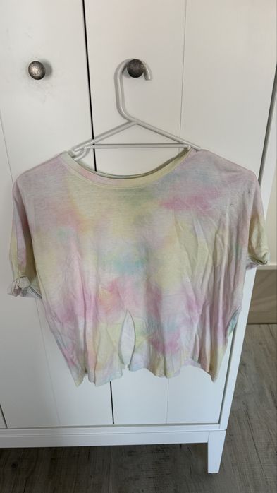 Tęczowy kolorowy t-shirt wiązany Bershka