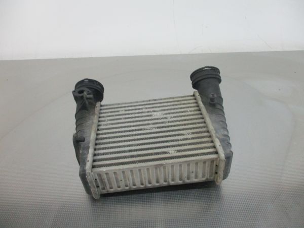 Radiador do intercooler VOLKSWAGEN Passat (3B3)