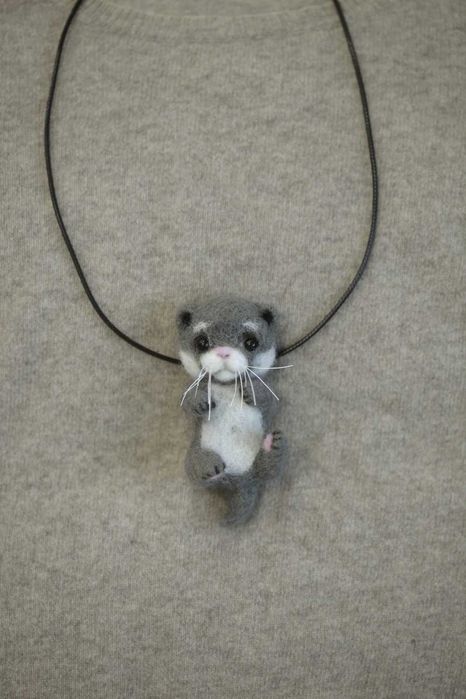 Підвіска з вовни видрочка