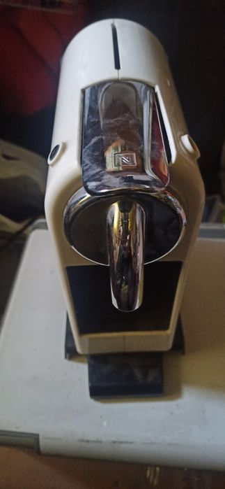 Кавоварка DeLonghi Type: EN 166.CW на ремонт/запчастини.