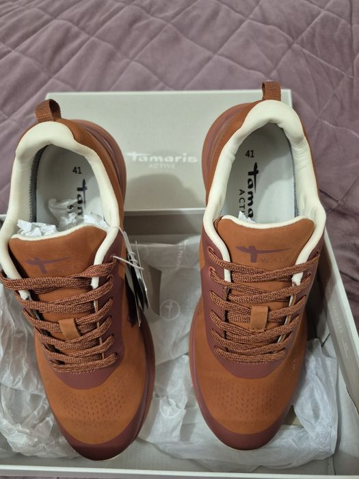Стильні кросівки  Gore-Tex!