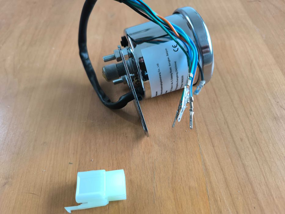 Vendo conta quilómetros novo.