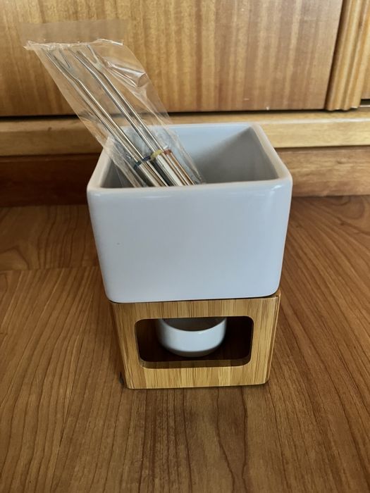 Fondue with 4 Forks441686472860651520