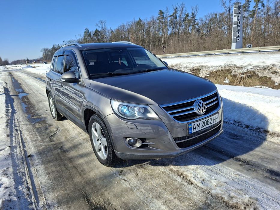 Volkswagen Tiguan 2010 автомат бензин 2.0
