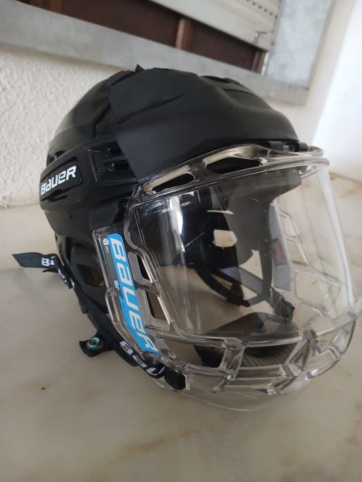 Capacete de guarda redes Bauer hoquei patins
