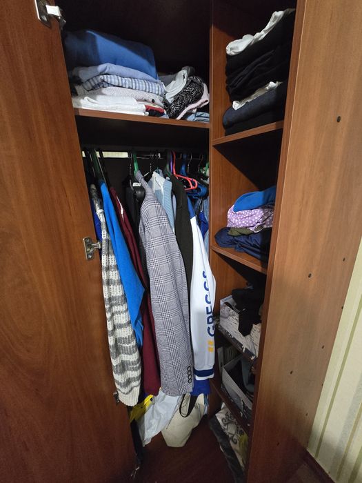 Продам кутовий шкаф