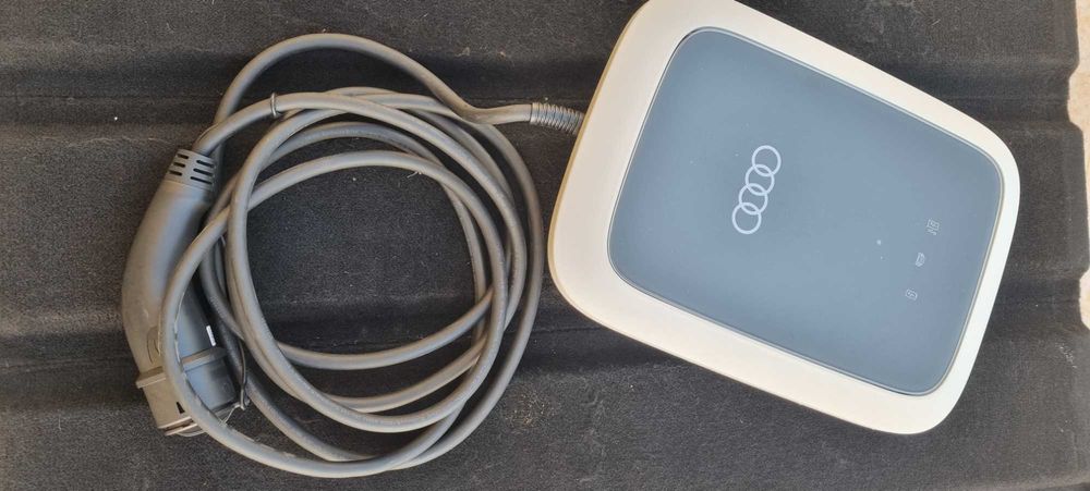 Carregador eléctrico original Audi