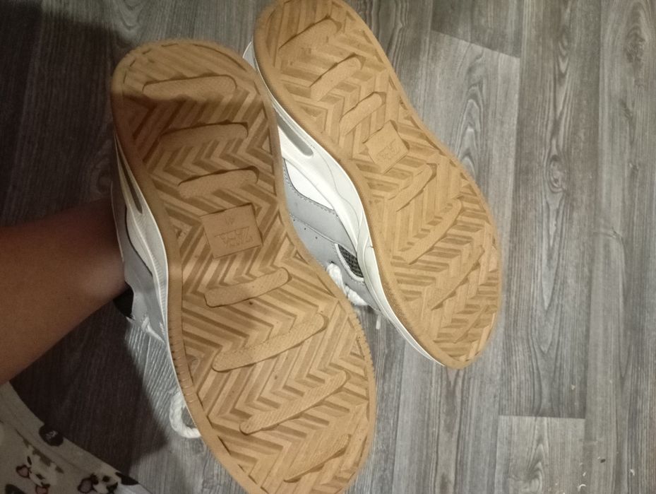 Продам Zara  скейтери