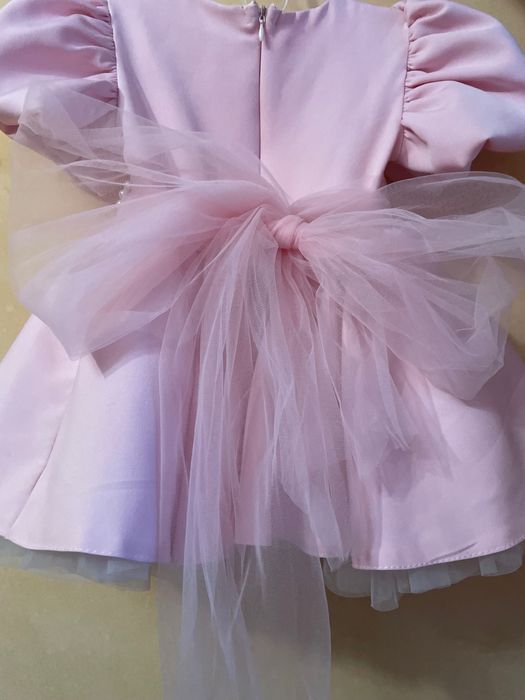 Плаття дитині і мамі гарно підійде на рочок