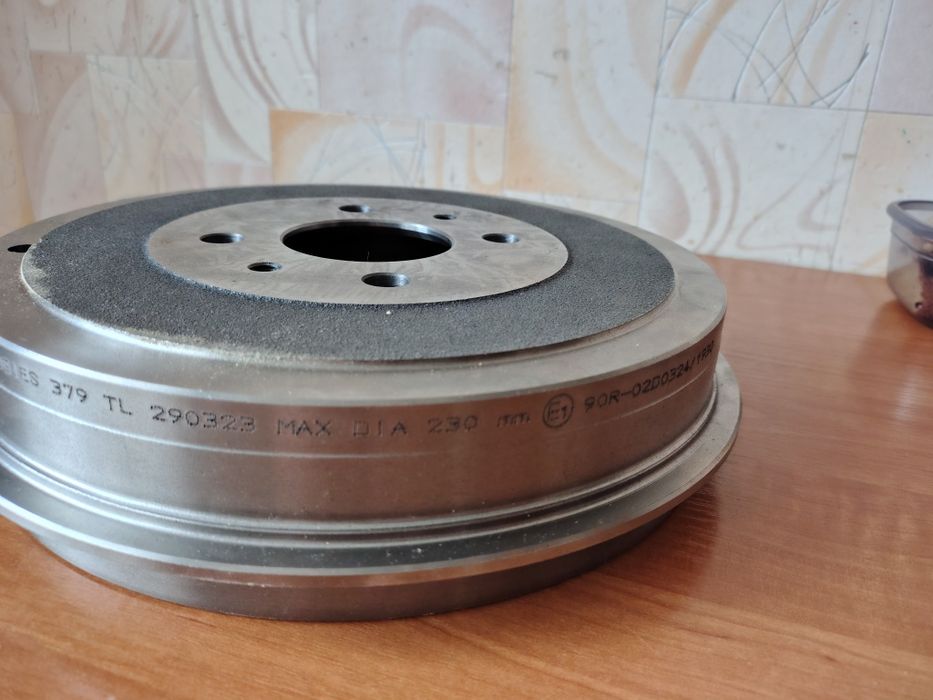 Продам задний тормозной барабан Delphi BF 379 , 230 мм для Фиат Добло