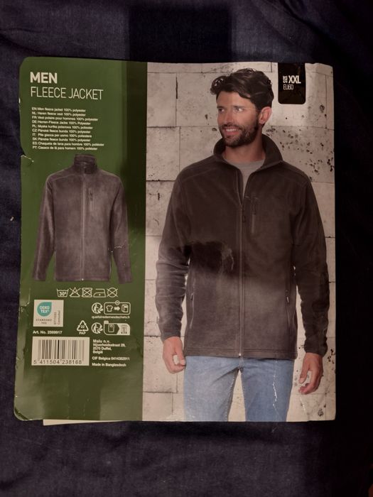 Camisola desportiva xxl 
Nova por estrear
Peço reduzido
Envio pelo