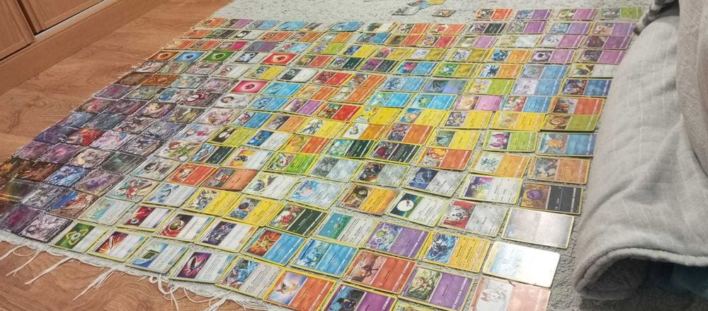 Mais de 200 Cartas pokémon