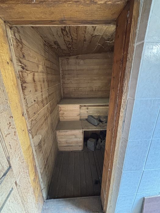 Продается хороший двухэтажный дом. Отличный район. Славянск.