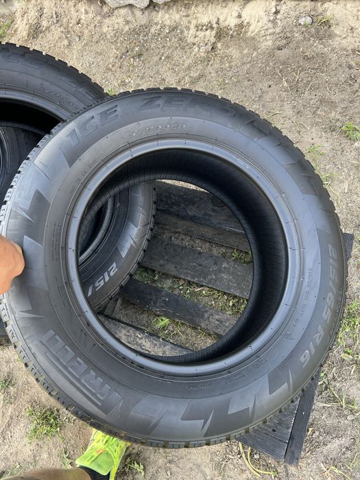215 65 r16 Pirelli Winter Ice Zero