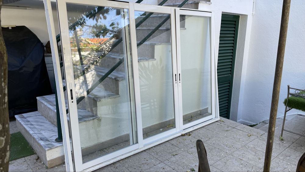 Janela de alumínio, vidro duplo com 3 folhas