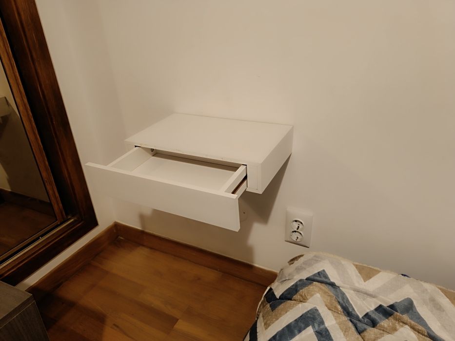 Mesas de cabeceira suspensa