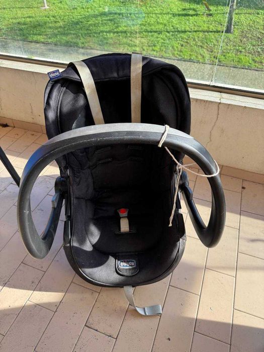 Trio carrinho + ovo + alcofa + base ISOFIX - Chicco Urban