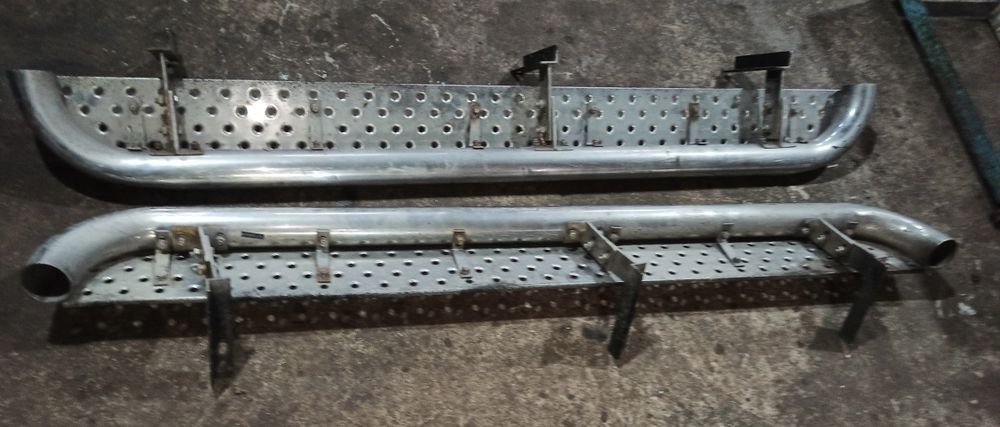 пороги бічні труби підніжки з листом нержавійка на Mitsubishi L200