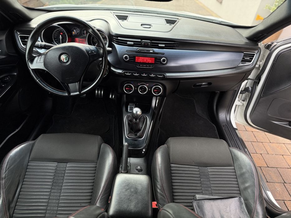 Alfa Giulietta SPORTIVA 2.0 JTDM 140KM *AkTYwNy WyDECH* 18" * SkóRY *