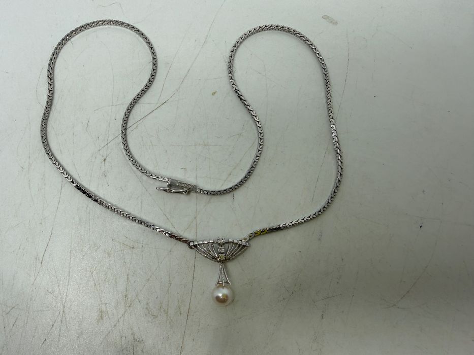 Naszyjnik z perłą i brylantami białe złoto próba 585 Certyfikat