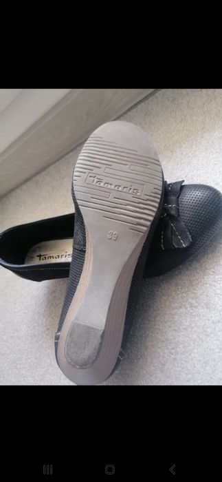 Czarne czółenka Tamaris