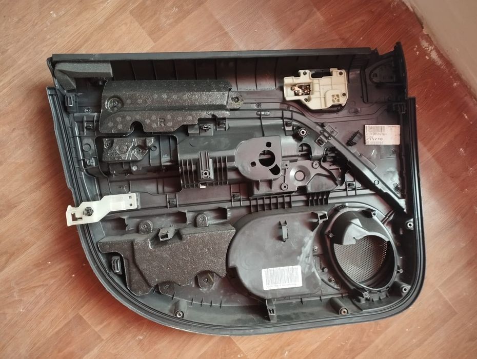 Jeep Patriot пасажир задні  двері оригінал