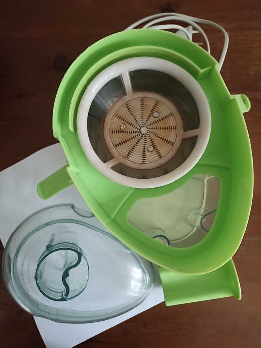 Соковитискач Delfa DJ-300, соковижималка